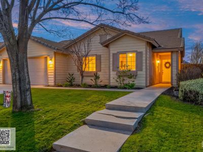 5425 Coastal Wind St