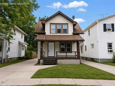 3901 Burton Ave