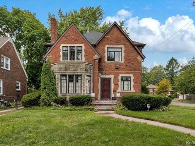 295 Piper Blvd