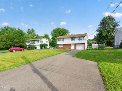 6 Theresa Ann Court