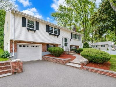 11 Coweeset Dr