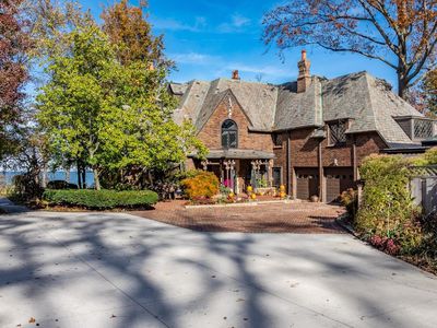 13904 Edgewater Dr