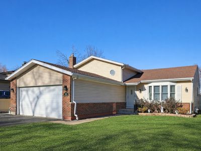 Property at 639 W Comstock Ave, Elmhurst, IL