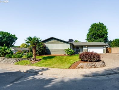 1635 SE Queenborough Ct