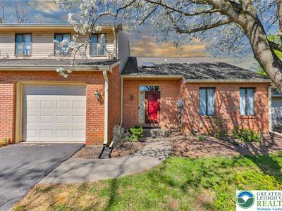 2885 Greenleaf Ct