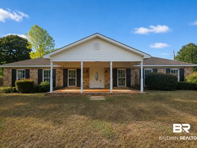 76 Hillcrest Dr