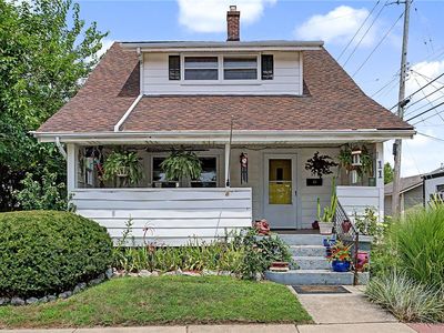 11 E Dayton Dr