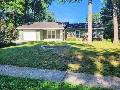 6913 Woodtrail Ct