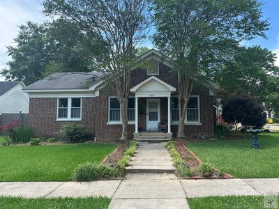 2523 Walnut St