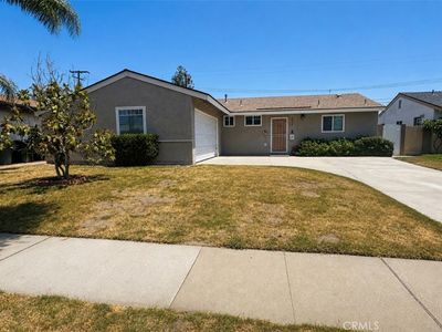 10324 Lorinda Ave