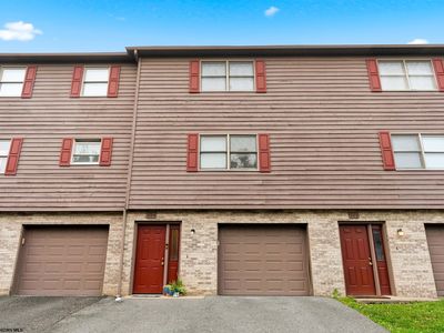 Property at 204 Stonegate Cir, Morgantown, WV