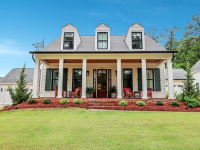 6012 Redwood Loop