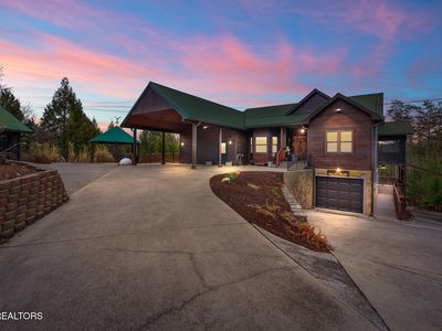 1819 Skyhawk Ln