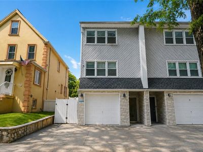11 Remsen St