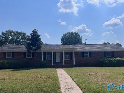 1205 Thomas Dr SW