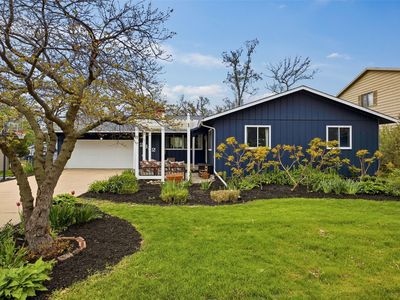 2332 Fairlane Dr NE