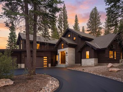 10637 Carson Range Rd
