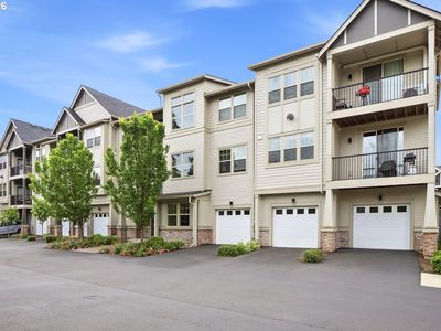 17126 SW Snowdale St #208