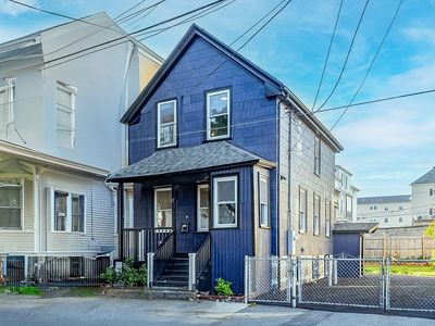 17 Scott St