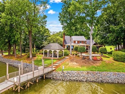 810 Fox Hollow Ln