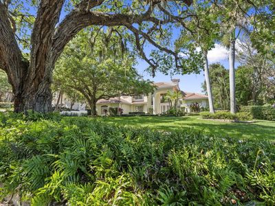 4 Castle Hill Way