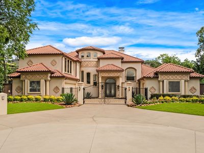 5821 Northaven Rd