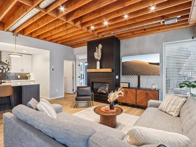 2001 North Commerce STREET