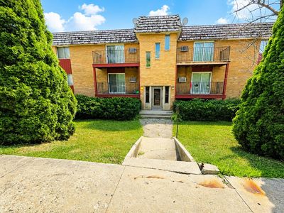 208 Flintridge Dr