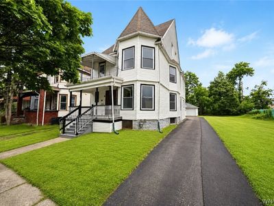 46 Woodlawn Ave