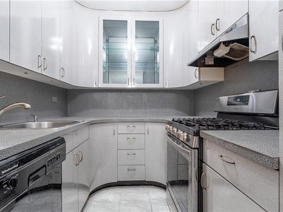 2727 Ocean Pkwy APT B10