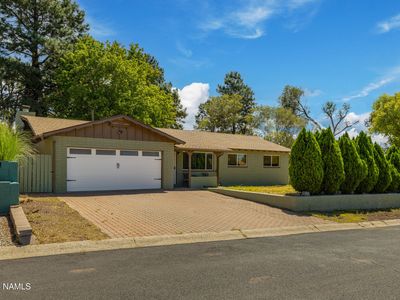 3302 N Alta Vista Dr
