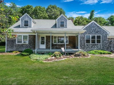 925 Willow Terrace Lane