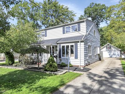 Property at 24380 Hedgewood Ave, Westlake, OH