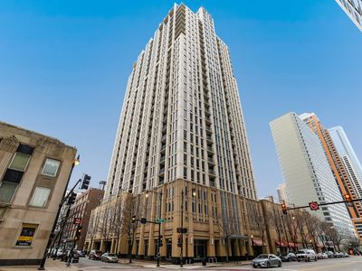 1250 S Michigan Ave APT 1209