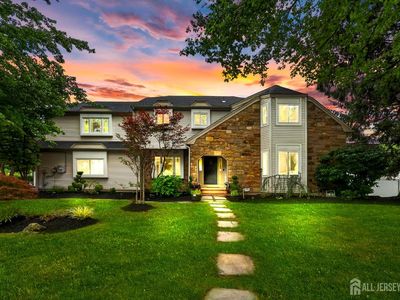 14 Schindler Dr N