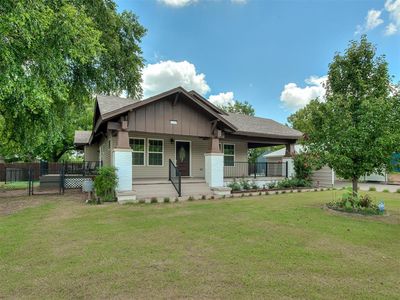 2290 E Meyers Cir