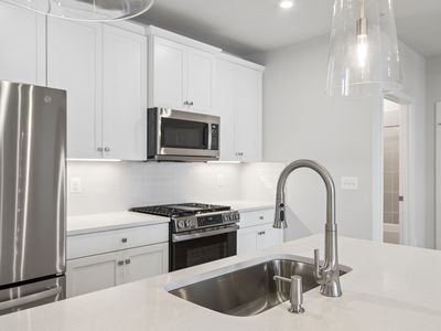 1611 Potomac Shores Pkwy #403