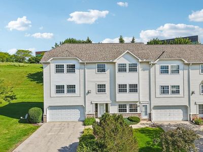 325 Kristin COURT W W