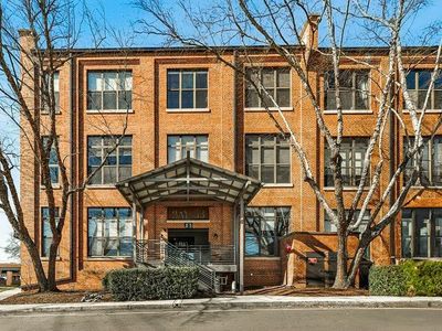 500 N Duke St APT 53-104