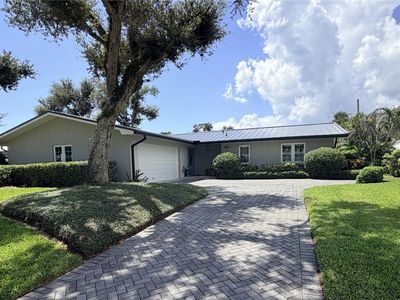 616 Honeysuckle Ln