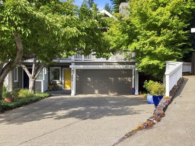 3075 Club House Ct
