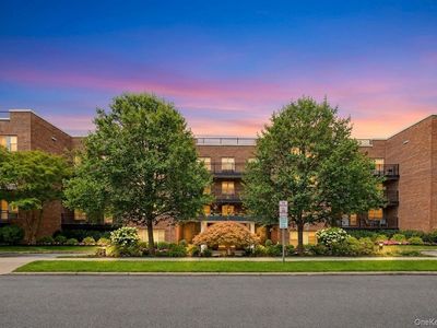 25 Chapel Place #2M