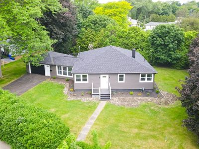 1171 Beach Ave