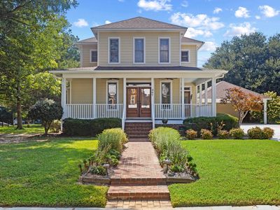 207 Hopkins Ave