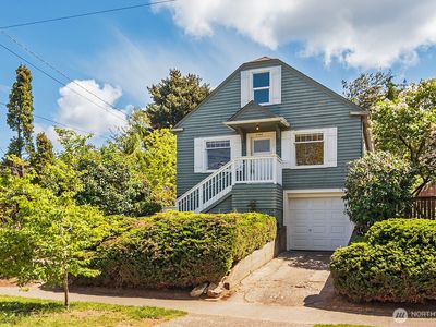 8048 Wallingford Avenue N