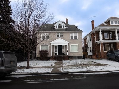 1333 Seward St