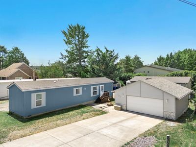 703 SE Neptune Ave