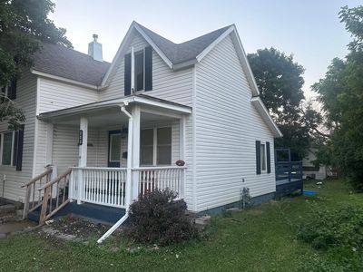 203 3rd St SW