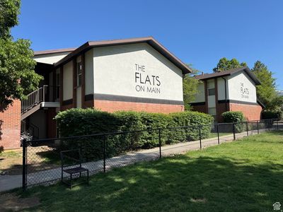 760 N Main St
