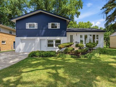 Property at 10 Linden Ave, Buffalo Grove, IL